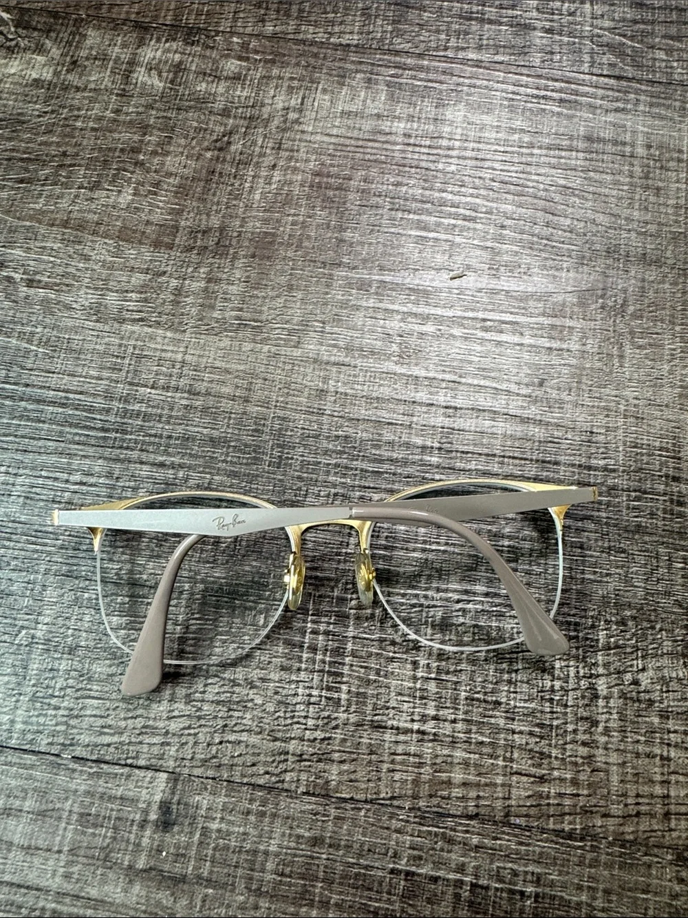 Ray-Ban stylish semi